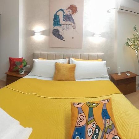 Bani'S Cozy Lovely Apt Tirana Kültér fotó